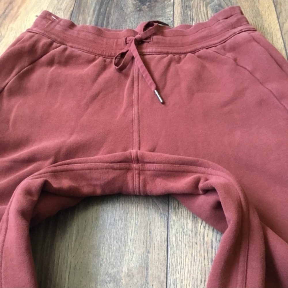 Lululemon Athletica Terracotta Joggers Old School - Picture 5 of 10